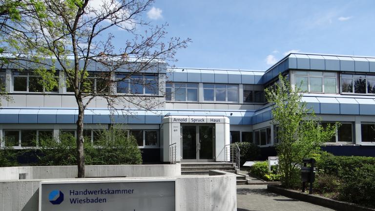 Berufsbildungs- und Technologiezentrum Lahn Dill "Arnold-Sprunck-Haus"